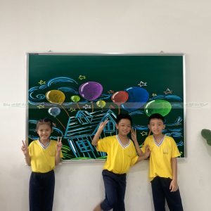 Bảng viết phấn từ cao cấp Ceramic cho hệ thống trường Quốc Tế kích thước 120x240 cm